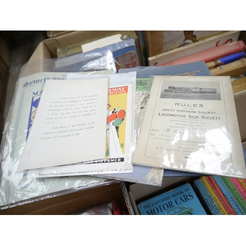 8019 - A box of transport books, booklets & ephemera, including Northamptonshire Aero Club journal 1930, Ca... 