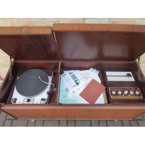 7467 - A mid 20th Century radiogram housing a Garrard 301 transcription turntable no.51400/2, Leak Varislop... 