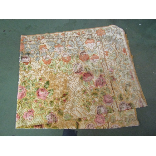 4127 - A chenille floral design silk table cover