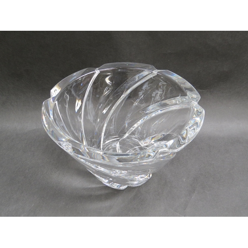 4338 - A heavy crystal glass bucket form vase marked 