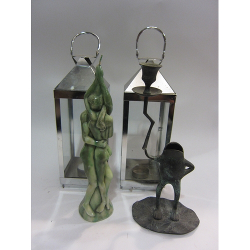 4383 - A pair of small  candle light holders, frog candle holder and lovers' candle