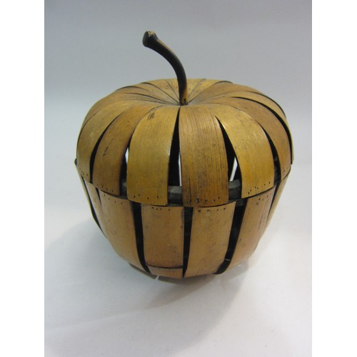 4086 - A wooden lidded bowl as a pumpkin