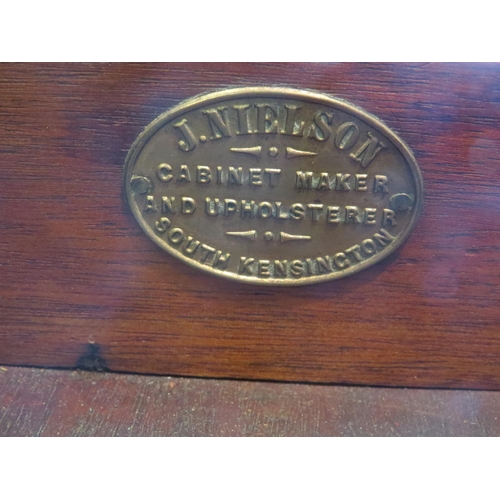 1091 - A Victorian mahogany Pembroke table, single end drawer, on square tapering legs to brass castors