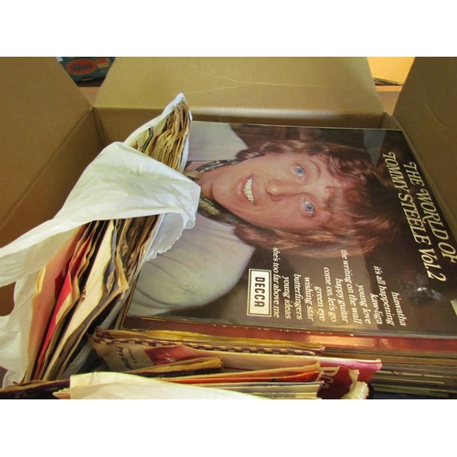 1471 - A collection of assorted vinyl LP's and 7