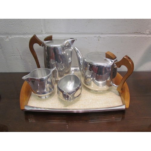 1122 - A Picquot Ware set including tray