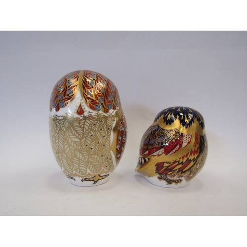 1313 - Two Royal Crown Derby paperweights Little Owl, silver stopper and Barn Owl, gold stopper