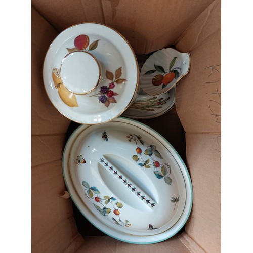 1201 - Two boxes of mainly Royal Worcester 'Evesham' pattern tablewares