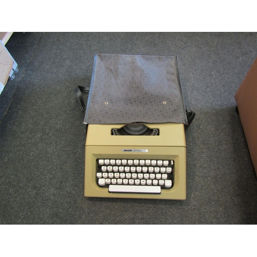 1472 - An Olivetti lettera 25 typewriter