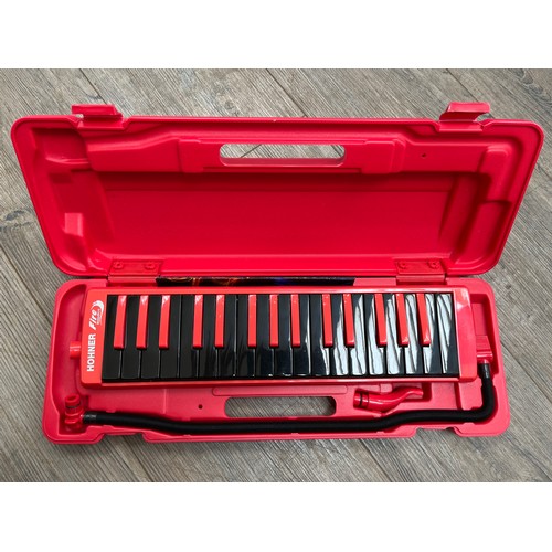 Hohner Student 26 Melodica, Black at Gear4music