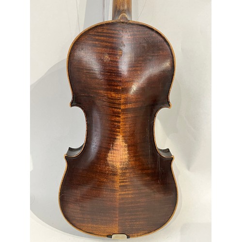 7068 - A late 19th / early 20th Century violin, the scroll as a lion, for renovation, with rosewood veneere... 