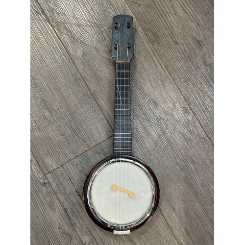 7108 - A mid 20th Century banjo-ukulele 