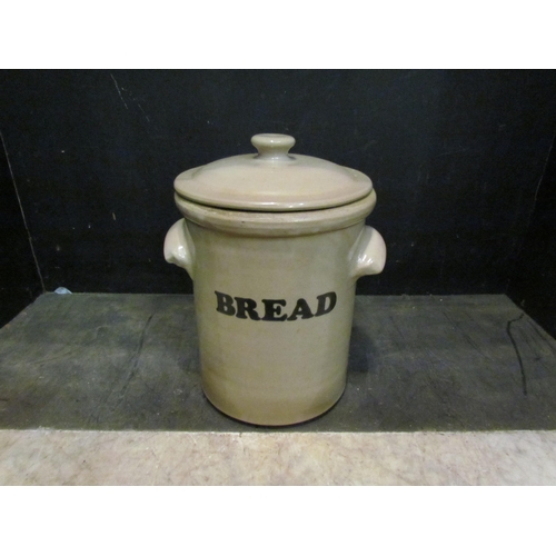 4149 - A stoneware lidded bread bin, 31cm tall