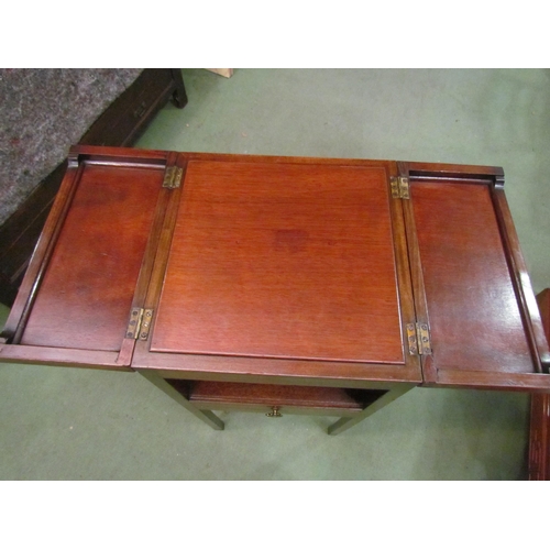 4156 - A George III mahogany gentleman's two tier washstand with twin lidded top over a single drawer on ch... 