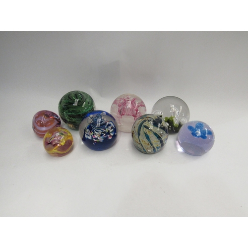 4375 - Eight glass paperweights including Caithness      (R)    £40