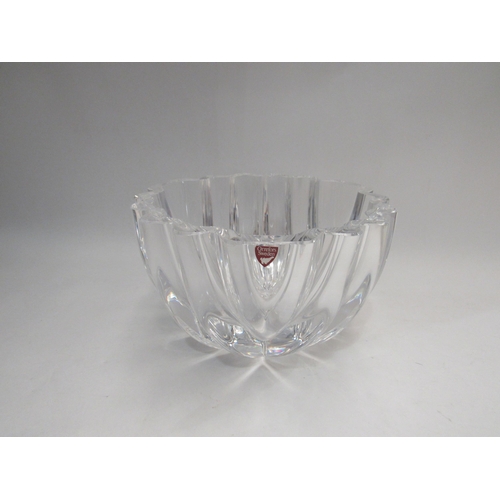 4376 - An Orrefors heavy clear glass crystal Isabella bowl, 20cm diameter