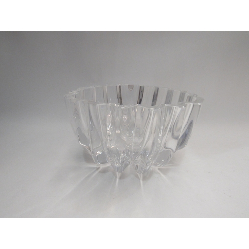 4376 - An Orrefors heavy clear glass crystal Isabella bowl, 20cm diameter