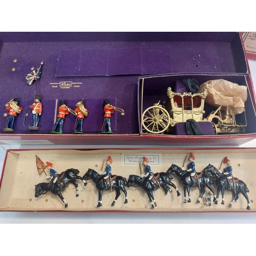 4137 - A Britains Historical Series no.1470 part set together with Fylde cavalary figures, boxed trains, et... 