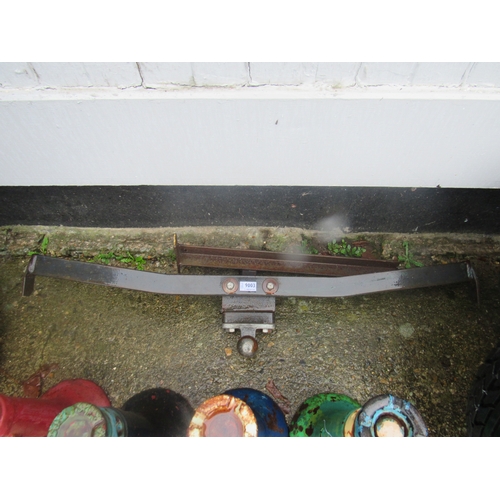 9003 - A tow bar to fit a Rover P6