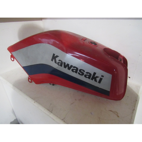 9051 - A Kawasaki motorcycle fuel tank