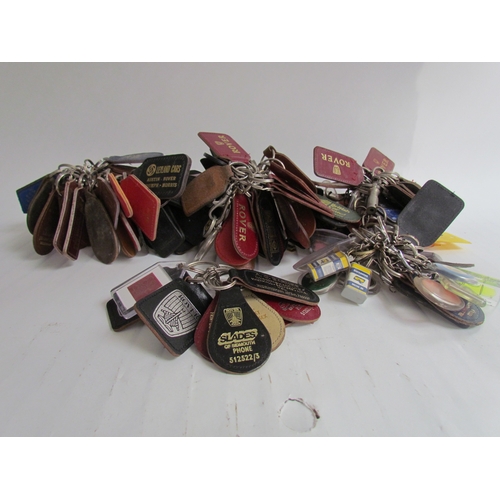 9076 - A large quantity of mixed vehicle related key rings