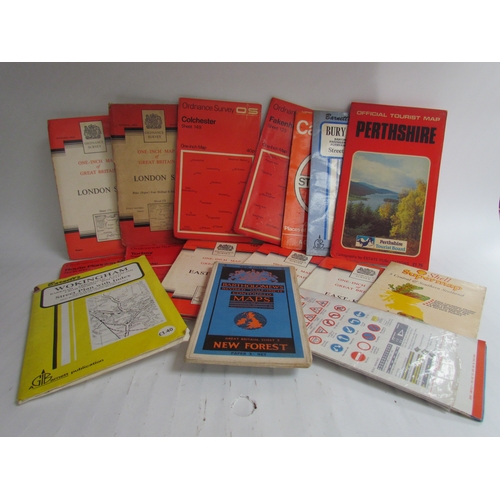 9121 - Seventeen various maps including Bartholmen's, Esso, Shell and Barretts etc     (E) £8-12