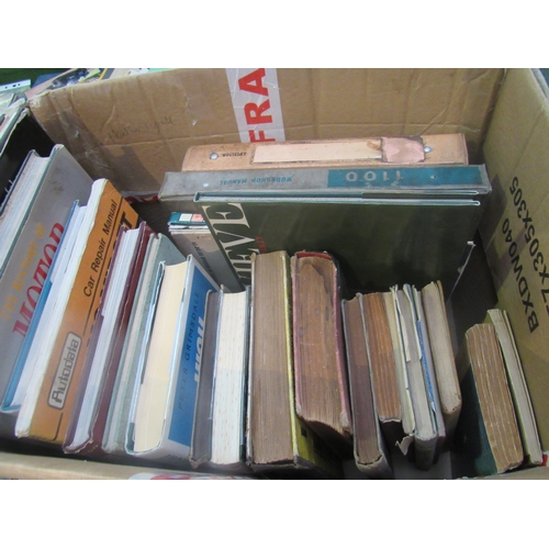 9123 - A box of mixed books and manuals including a Haynes MGB manual etc