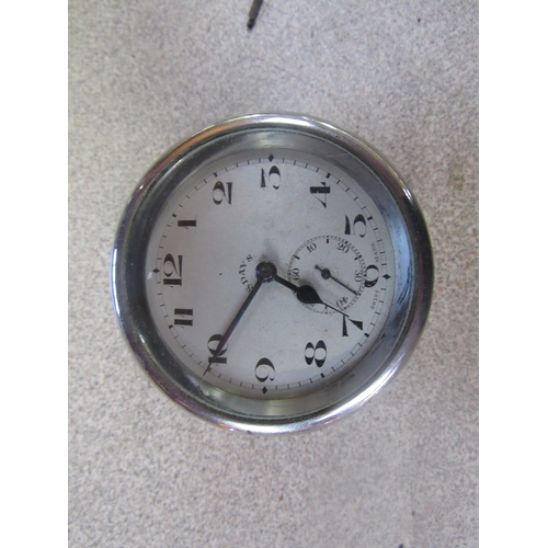 9176 - A chromed 8-day dash clock