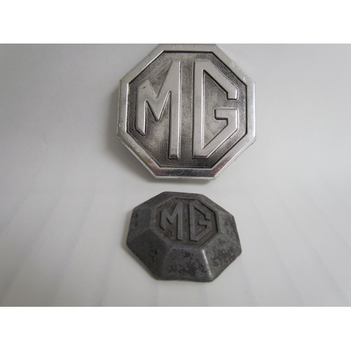 9239 - Two MG badges     (A&I)(R) £0 (E) £10-20