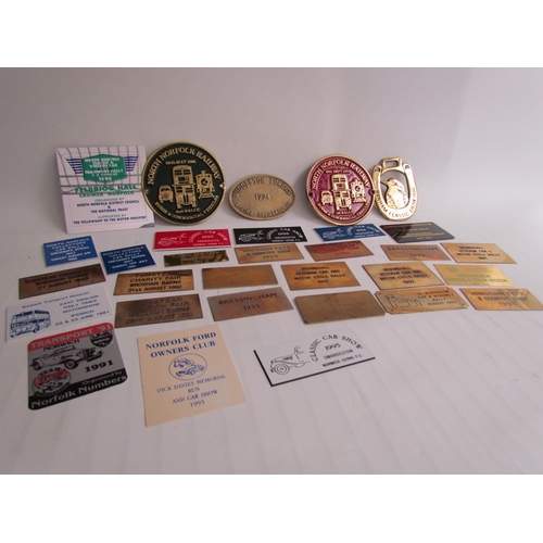 9242 - A quantity of brass and other car show and rally plaques from the 1990's