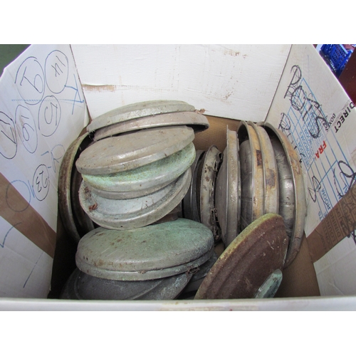 9286 - A box containing a quantity of assorted vintage car hubcaps including Ford, BMW and VW