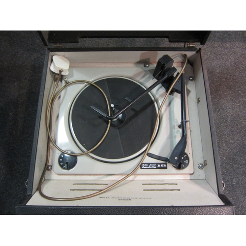 1425 - A Bush RP50 portable record player