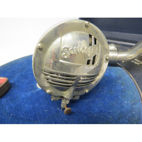 7265 - A Scotia portable wind up gramophone with Songster sound box