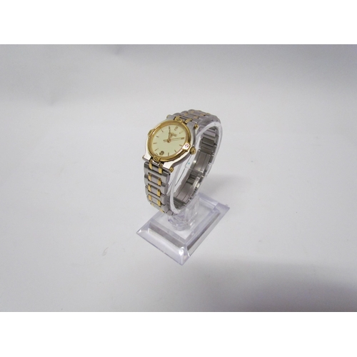 8149 - A lady's Gucci wristwatch, model No.9000L, boxed with paperwork