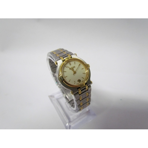 8149 - A lady's Gucci wristwatch, model No.9000L, boxed with paperwork