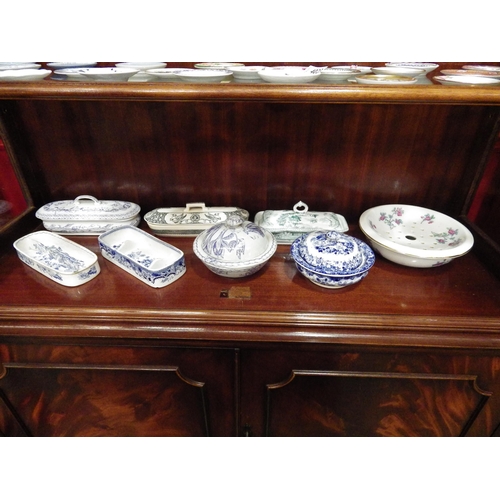 4032 - Eight Victorian and later toothbrush boxes and soap dishes, some lacking lids    (R) £15   (E) £15-2... 