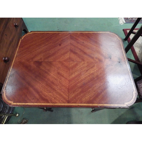 4222 - A 19th Century crossbanded mahogany lamp table, the quarter veneered top over a single frieze drawer... 