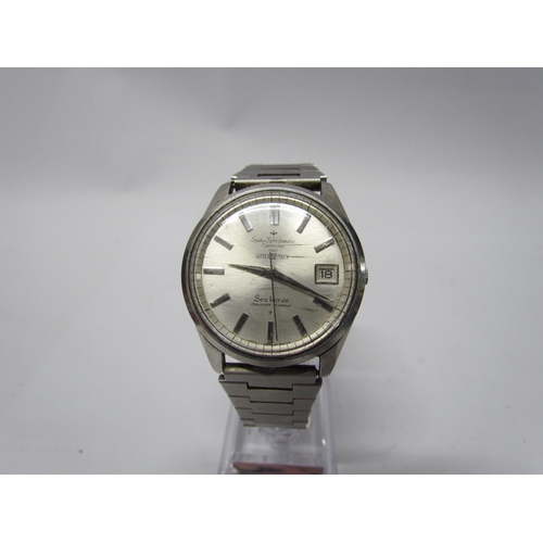 8133 - A vintage Seiko Sportmatic Calendar 820 Seahorse gent's wristwatch, deep scratches to watch glass