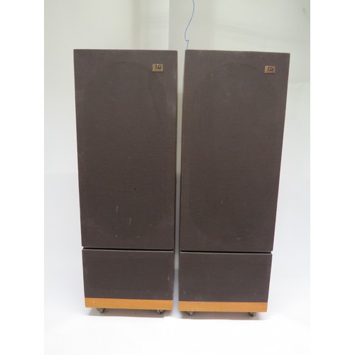 7365 - A pair of Monitor Audio speakers