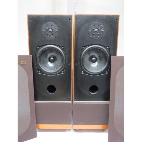 7365 - A pair of Monitor Audio speakers