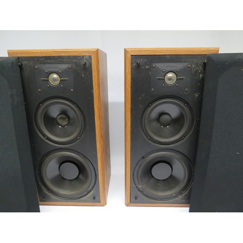 7425 - A pair of Polk Audio speakers