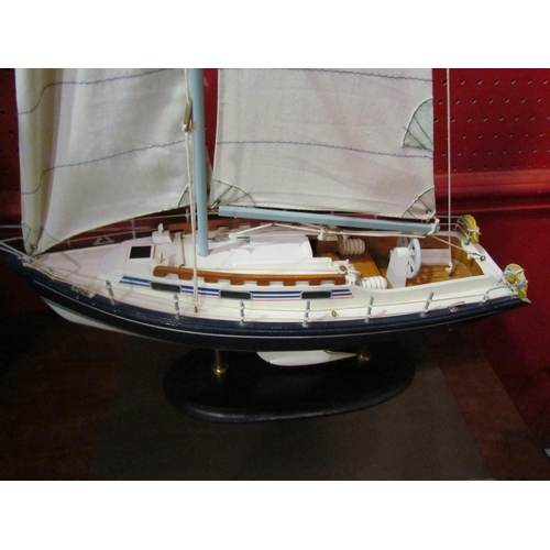 4042 - A model of a sail boat, 66cm tall    (R) £20