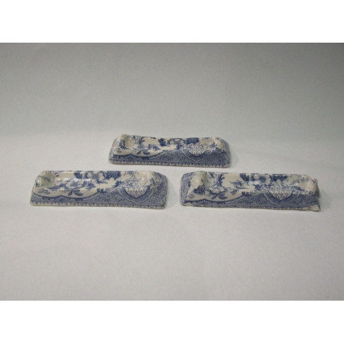 4311 - Three Victorian blue and white ceramic knife rests, a/f          GROUP