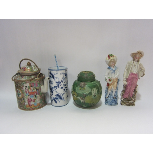 4253 - A selection of ceramics including Wedgwood, etc