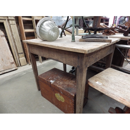 2072 - A 19th Century oak and pine side table