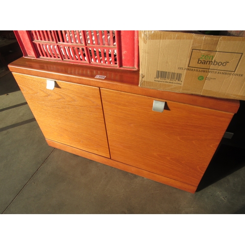 2430 - A Teak longe unit, top door hinge a/f