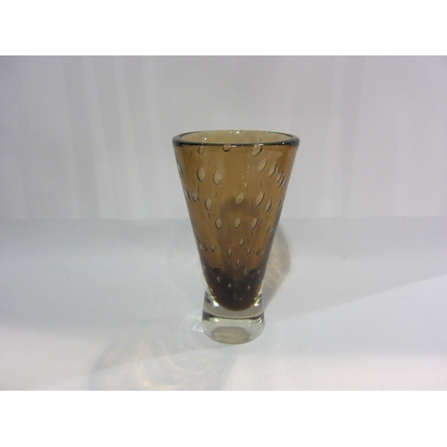 4407 - A Milan Metalak Harrachov vase, 24cm tall, together with a large round olive brown Art Glass vase (2... 