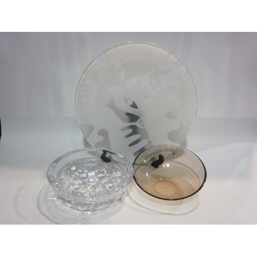 4420 - Three pieces of Scandinavian glass including Hellsten, Orrefors, etc.           (E) £15-20