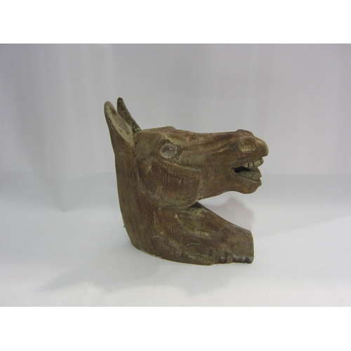 4432 - A carved pine horse's head, 26cm tall     (R) £70