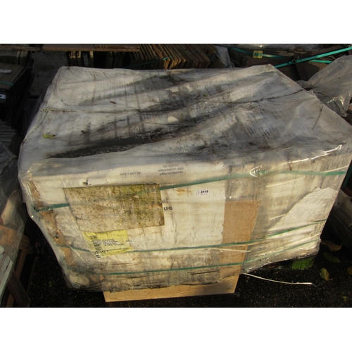 3211 - A pallet of porcelain slabs