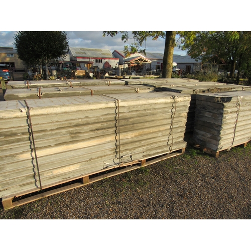 3324 - Seven pallets of insulated concrete interlocking wall sections           (E) £20-30